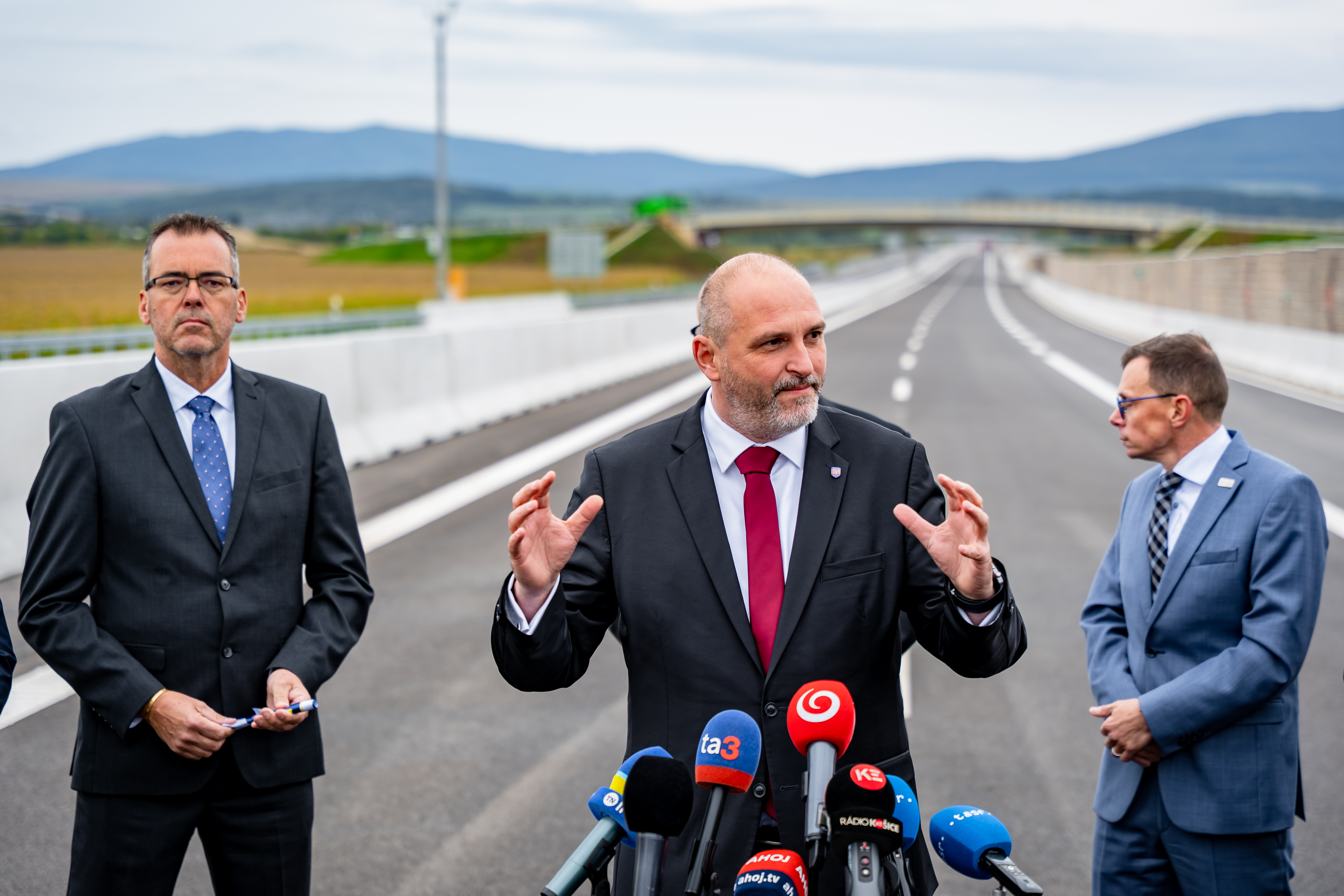 Slavnostne otvorenia useku rychlostnej cesty R2 Kosice, Saca  Kosicke Olsany II. usek -61